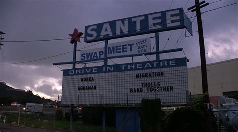 Santee Drive-In Theatre opening early for crowds on last weekend in business