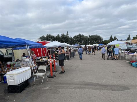  The Santee Swap Meet is open every Saturday & Sunday at 6:30am. Find hidden treasures at San Diego's best "old school" type swap meet. The Santee Swap Meet is open every Saturday & Sunday at 6:30am. 