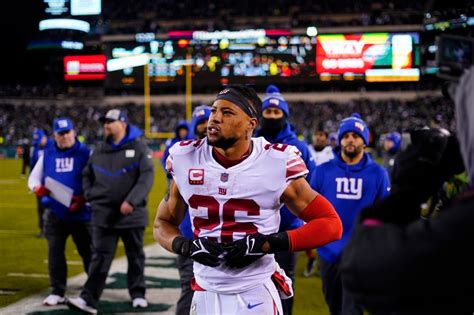 Saquon Barkley frustrated by Giant leaks, doesn’t rule out holdout
