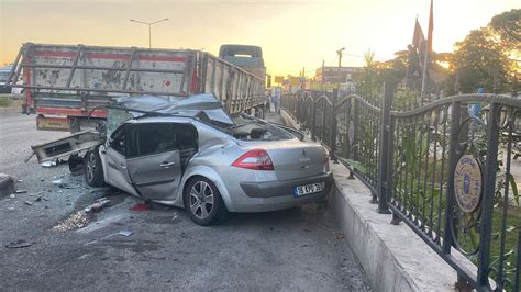 Sarıyer’de feci kaza kamerada: Otomobil, kamyon ve minibüse çarptı