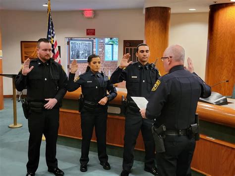 Sara muni apopka. In a later update, Apopka police said the officer had been suspended without pay. A 25-year-old police officer who was arrested Monday evening on suspicion of driving under the influence told law ... 