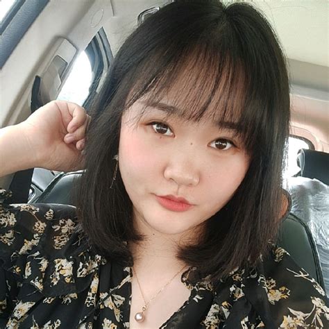 Sarah Tracy Instagram Qinhuangdao
