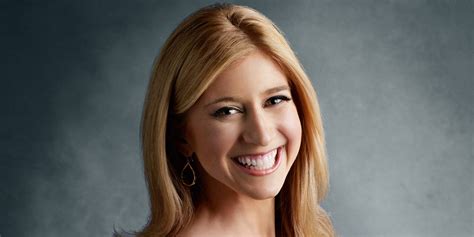 Sara Eisen is a famous CNBC news correspondent. 