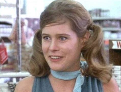 Sarah holcomb net worth. Sarah Holcomb is an American actress who has a net worth of $150 thousand. She starred in movies such as Animal House, Caddyshack and Happy Birthday, Gemini. 