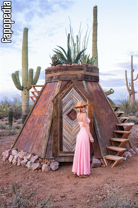 Saraunderwood onlyfans leak. Sara Underwood and boyfriend Jacob Witzling have begun a new chapter together, recently revealing they purchased a new property. For those unfamiliar with the couple's Instagram and YouTube exploits, this isn't just some simple ready-to-move-in home purchase. Instead, the couple is in the process of building a whole new homestead. 
