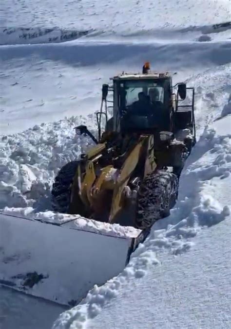 Saray’da karla mücadele çalışmaları devam ediyor