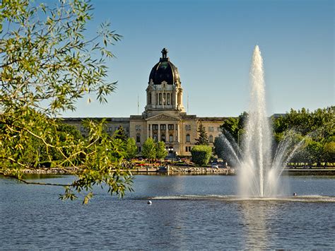 Saskatchewan budget projects $1B surplus, more money for health care