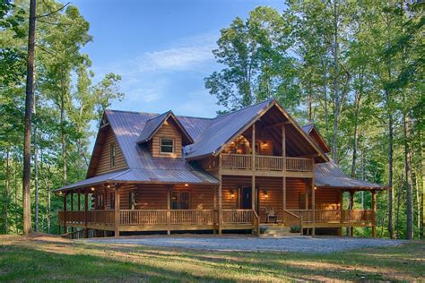 Satterwhite log homes. Blake Linton and Josh Thomas continue our look at beautiful small log homes and cabins. Join us for photos of several examples!https://www.satterwhite-log-ho... 