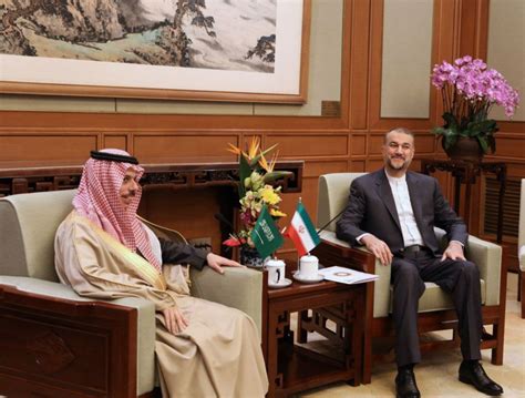 Saudi, Iranian FMs meet in China, signaling warming of ties