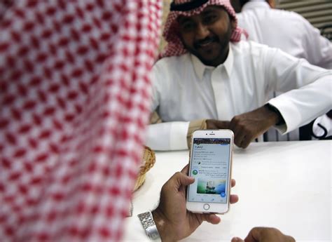 Saudi Arabia issues death sentence over critical tweets