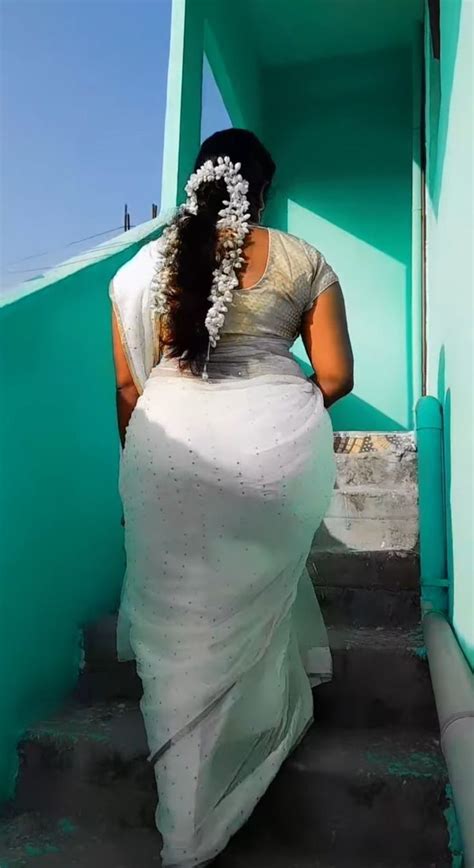 Savitha aunty round ass nadu photo. .  ...