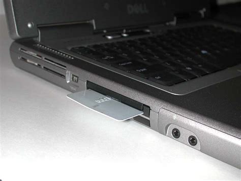 Sc slot. A user asks if it is possible to use a smart card reader slot like an express card slot to add functionality to a laptop. The answer is no, and the forum explains the … 