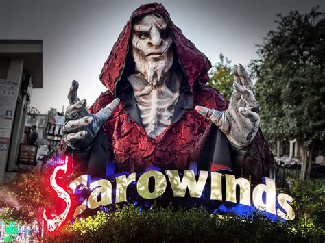 Take a walkthrough look at the 2022 opening night of the Scarowinds Halloween Event, located at Carowinds in Charlotte, North Carolina! I share my in depth r.... 