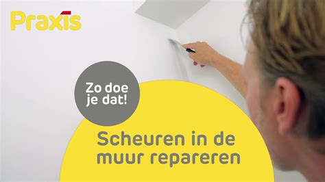Scheuren in het plafond repareren