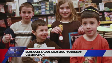 Schnucks Ladue Crossing Hanukkah celebration