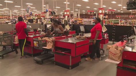 Schnucks remodels Cahokia Heights store, invests in community