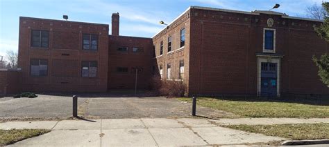 School closing in akron ohio. AKRON, Ohio — Akron Public Schools is currently exploring four options to close, relocate and even add schools. But Chief Operations Officer Steve Thompson says only one can be approved. 