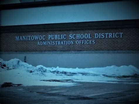 MANITOWOC, Wis. (WBAY) - A Manitowoc middle school is back open Monday after the discovery of dozens of yellow sac spiders last week. The spiders were found at Wilson Middle School, according to a .... 