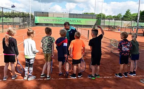 Schooltennis bij MLTC - MLTC