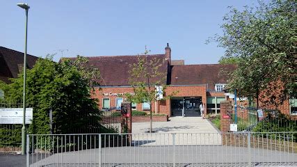 Schule: The Crescent Primary School in der Nähe von Eastleigh in ...