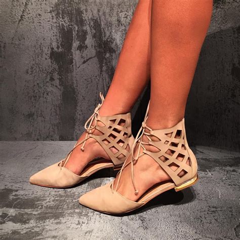 Schutz shoes usa. Find amazing Schutz shoes, the most-coveted summer styles: Sandals, Platforms, Wedges, Flats, Pumps, and Sneakers. Free shipping on all US orders over $150. 