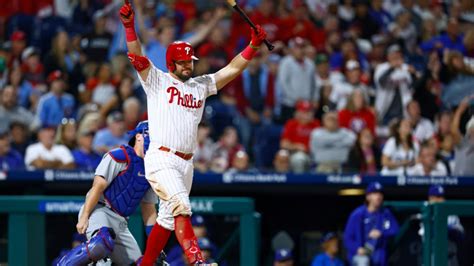 Schwarber’s walkoff HR lifts Phillies past Dodgers for sixth straight victory