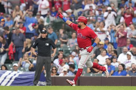 Schwarber homers on 1st pitch, Walker wins 5th straight start as Phillies beat Cubs 3-1