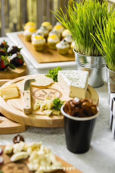 Score! Host a Homegating Party