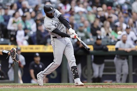 Apr 30, 2023 · Andrew Vaughn's walk-off three-run homer capped a seven-run ninth inning as the Chicago White Sox snapped their majors-worst 10-game losing streak with a 12-9 win over the visiting Tampa Bay Rays ... . 