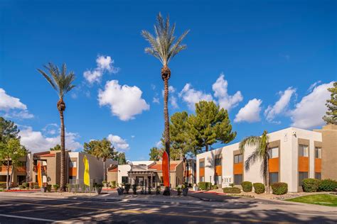Scottsdale apartment for rent. The average rent for the Downtown Scottsdale neighborhood of Scottsdale, AZ is , but rentals range from as little as $1,808 to as much as $3,619 depending on the rental style. What is the average rent of a Studio apartment in Downtown Scottsdale, AZ? 