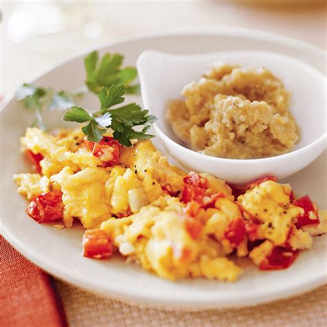 Scrambled Eggs with Tomatoes and Peppers - EatingWell