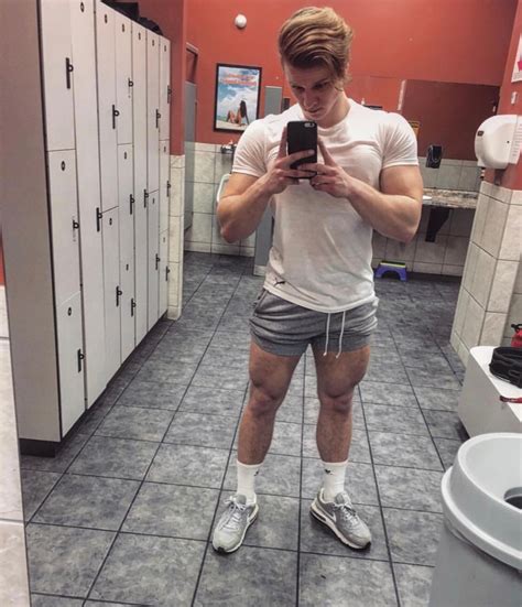 Scrolller short shorts. Join our community. LoveToWatchYouLeave. Short shorts (x-post) 