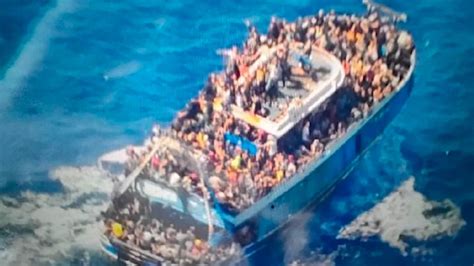 Se teme que decenas de personas se hayan ahogado tras el naufragio de una embarcación de migrantes frente a las Islas Canarias