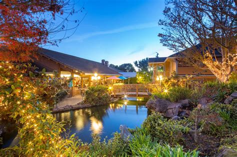 Seacliff inn. When you stay at Seacliff Inn Aptos, Tapestry Collection by Hilton in Aptos, you'll be in the historical district, within a 15-minute drive of Santa Cruz Beach Boardwalk and Monterey Bay. This hotel is 3.3 mi (5.3 km) from Capitola Beach and … 