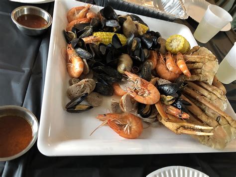 Seafood boil dunellen. Boils generally range from $20 to $50. New in town: Alstede Farms opening Bridgewater farm stand. Customers also can order other items such as po' boy sandwiches, fried seafood baskets and raw bar ... 