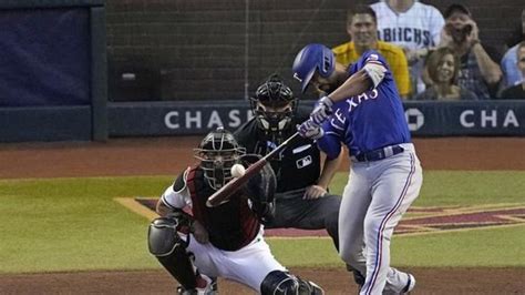 Seager stars with 2-run homer, Rangers edge Diamondbacks 3-1 in World Series
