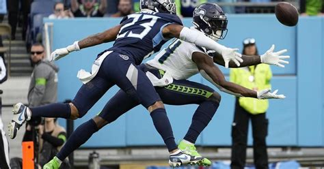 Seahawks again without Jamal Adams; DK Metcalf expected to play for Seattle vs. Steelers