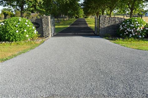 Chip Seal vs. Gravel. Gravel driveways cost just $1 to $3 for labor and materials. Many homeowners make the natural leap from gravel driveways to tar and chip. The look is similar, but you don't have to worry about holding the gravel in place. Vehicle gravel driveways cost less, tar and chip lasts longer and performs better in the snow.. 