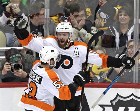 Sean Couturier scores in OT to lift the Flyers over the Penguins 2-1