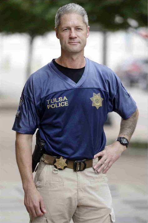 Sean larkin net worth. Sean “Sticks” Larkin Net Worth, Tattoos + Height. Sean “Sticks” Larkin joined the Tulsa Police Department in early-1997. Rising through the rank, he eventually earned the badge of a sergeant. Circa … 