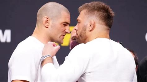 Sean strickland vs dricus. Jan 20, 2024 · Sean Strickland vs. Dricus Du Plessis goes down this Saturday, January 21, at Toronto’s Scotiabank Arena. It will be close to 6 am on Sunday, January 22, in the UK when the two UFC stars step ... 