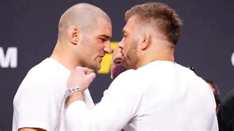 Sean strickland vs dricus du plessis. Sean Strickland reportedly receives a seven-figure payout for his title defense, while Du Plessis earns a smaller base pay. The fighters at UFC 297 in Toronto are set to earn over $3 million in ... 