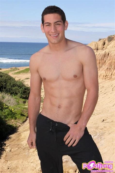 With 2,370+ exclusive videos SeanCody.com definitely has years-worth of hot guys and XXX to keep you entertained! Sean Cody really understands how to get a wide range of American-guy types to take off their tightie-whities and have fun while Sean keeps the cameras rolling. You'll find next-door dudes, athletes and college guys around 19 years ...