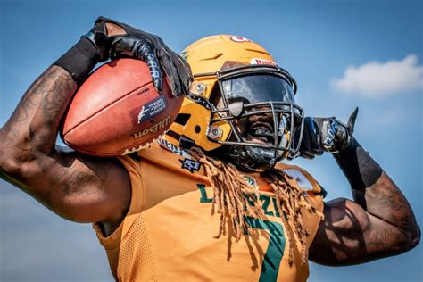 Seantavius Jones ; Position: