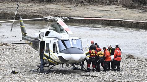 Search continues for two missing Quebec firefighters swept away during spring floods