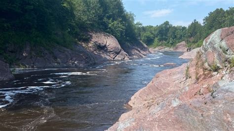 Search extends into seventh day for Ukrainian man missing after swim in Quebec river