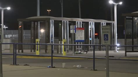 Search for suspect stops Illinois MetroLink trains