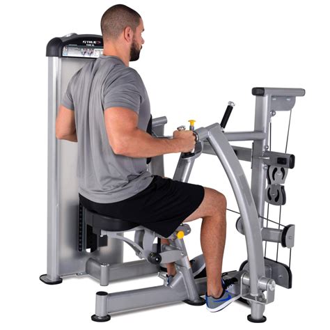 Seated row machine. The ideal device for training the back muscles. This plate loaded seated row combines training with free weights. 
