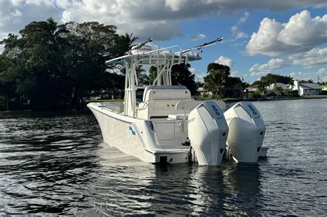 Seavee 290b for sale.  #everythingboats Discover an extensive range of Used Seavee ...