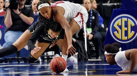 Sec women basketball scores. SEC Tournament - Semifinal - Bridgestone Arena - Nashville, TN. Kentucky 18-11, 8-8 SEC. 83. 